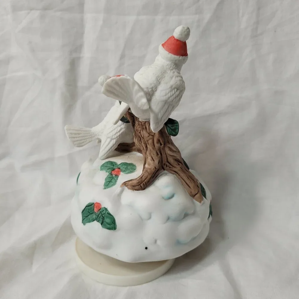 Dove Snowbirds Musical Figurine Christmas Mistle Toe Deck the Halls Song Vintage